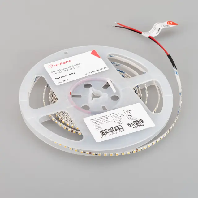 Светодиодная лента RT-A160-5mm 24V Day4000 (9.6 W/m, IP20, 2835, 5m), ракурс 2