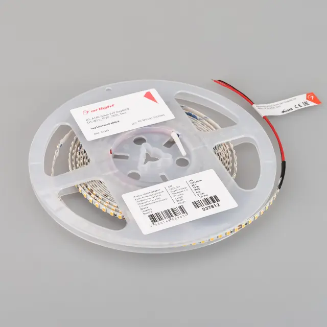 Светодиодная лента RT-A160-5mm 24V Day4000 (15 W/m, IP20, 2835, 5m), ракурс 3