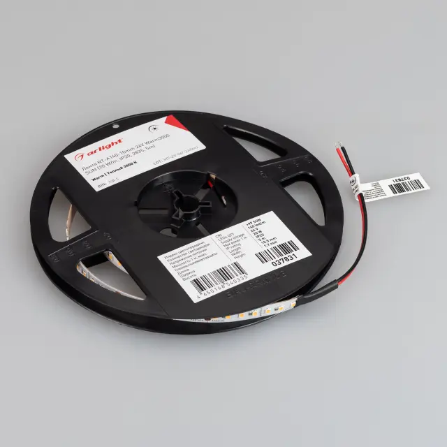 Светодиодная лента RT-A140-10mm 24V Warm3000 SUN (20 W/m, IP20, 2835, 5m), ракурс 3