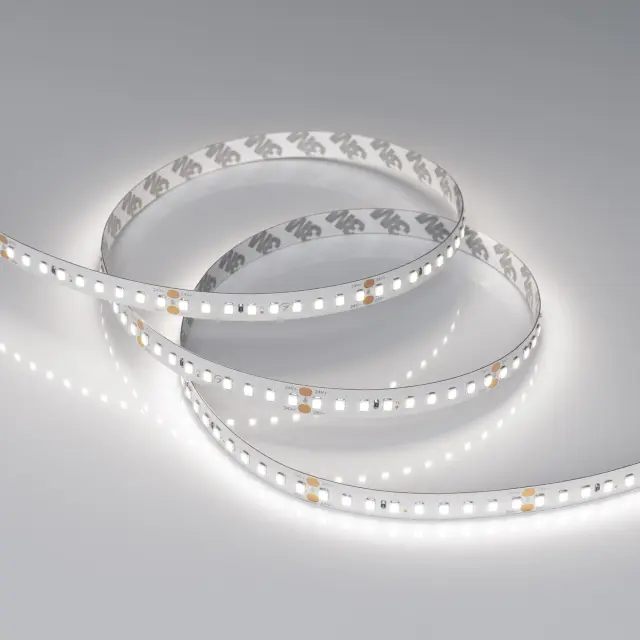Светодиодная лента RT-A144-10mm 24V White6000 (7.7 W/m, IP20, 2835, 5m), ракурс 2