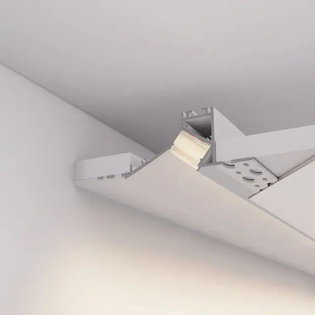 Профиль FANTOM-W45-BEVEL-2000 WHITE, ракурс 5