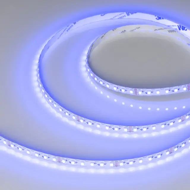 Светодиодная лента RZ-A120-8mm 24V RGB (12 W/m, IP20, 2835, 5m), ракурс 3