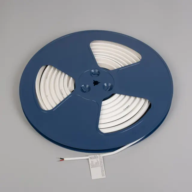 Гибкий неон MOONLIGHT-3D-T-X544-10x10mm 24V Day4000 (8 W/m, IP67, 5m, wire x1), ракурс 3