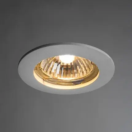 Точечный светильник Arte Lamp A2103PL-1WH BASIC — белый, ракурс 2