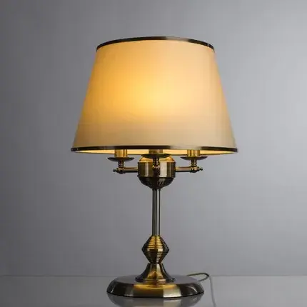 Настольная лампа Arte Lamp A3579LT-3AB ALICE — бронза, ракурс 2