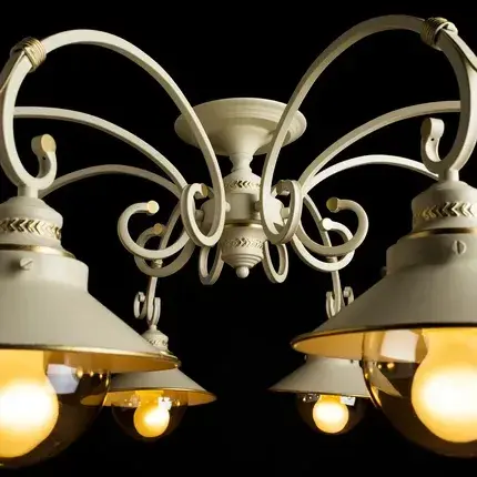 Люстра Arte Lamp A4577PL-8WG GRAZIOSO — белое золото, ракурс 4