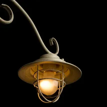 Люстра Arte Lamp A4579PL-5WG LANTERNA — белое золото, ракурс 3
