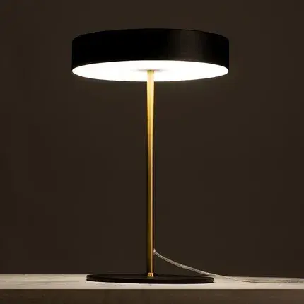 Настольная лампа Arte Lamp A5038LT-3BK ELNATH — черный, ракурс 2