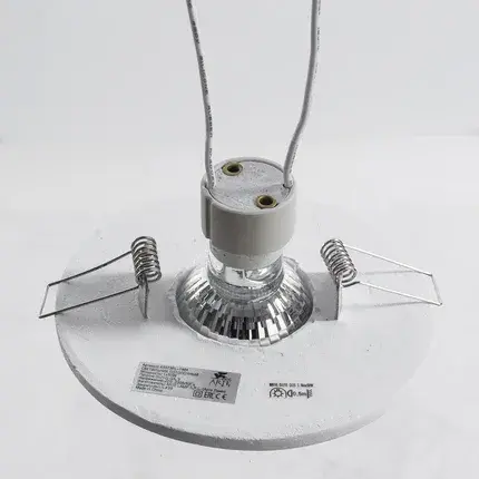 Точечный светильник Arte Lamp A5073PL-1WH CRATERE — белый, ракурс 3