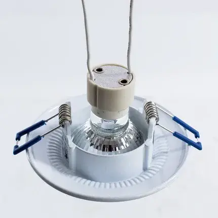 Точечный светильник Arte Lamp A5280PL-1WG OCCHIO — белое золото, ракурс 3