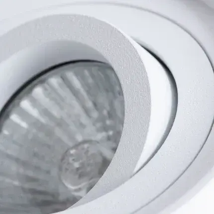 Точечный светильник Arte Lamp A5645PL-1WH FALCON — белый, ракурс 3