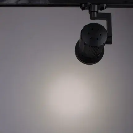 Светильник для однофазного трека Arte Lamp A6118PL-1BK PIANTA — черный, ракурс 3