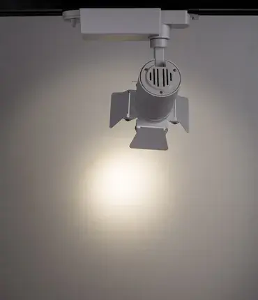 Светильник для однофазного трека Arte Lamp A6709PL-1WH FALENA — белый, ракурс 3
