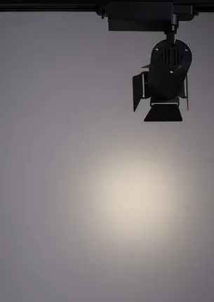 Светильник для однофазного трека Arte Lamp A6720PL-1BK FALENA — черный, ракурс 3