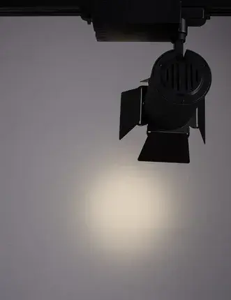 Светильник для однофазного трека Arte Lamp A6730PL-1BK FALENA — черный, ракурс 3