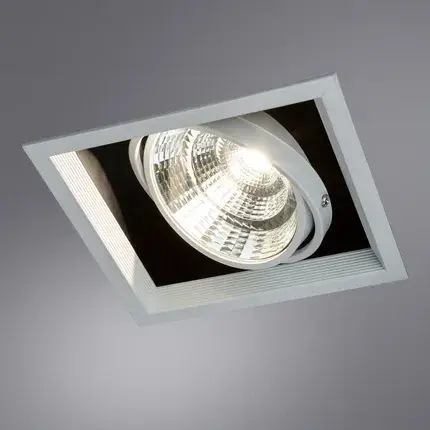 Точечный светильник Arte Lamp A8450PL-1WH MERGA — белый, ракурс 2