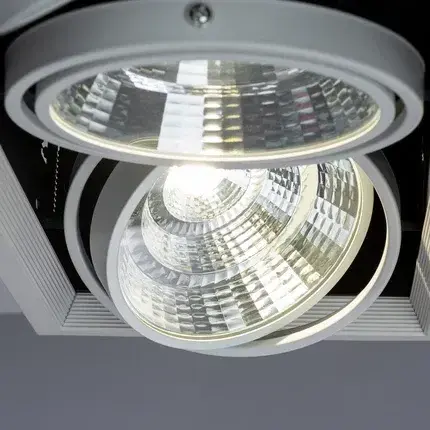 Точечный светильник Arte Lamp A8450PL-3WH MERGA — белый, ракурс 2