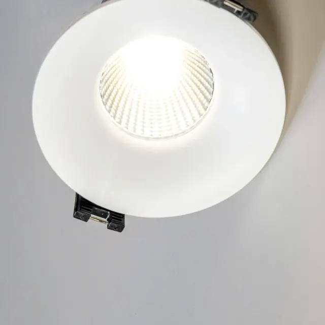 Точечный светильник Citilux CLD004NW0 ГАММА — белый, ракурс 13