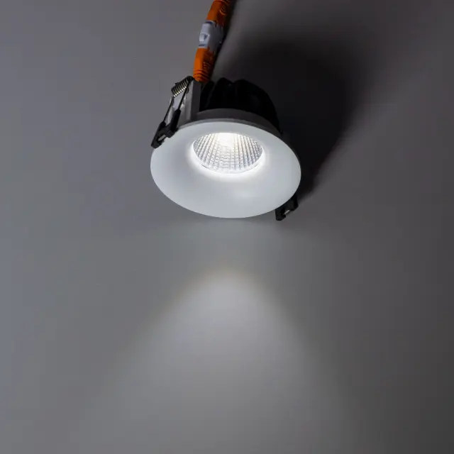 Точечный светильник Citilux CLD004NW0 ГАММА — белый, ракурс 5