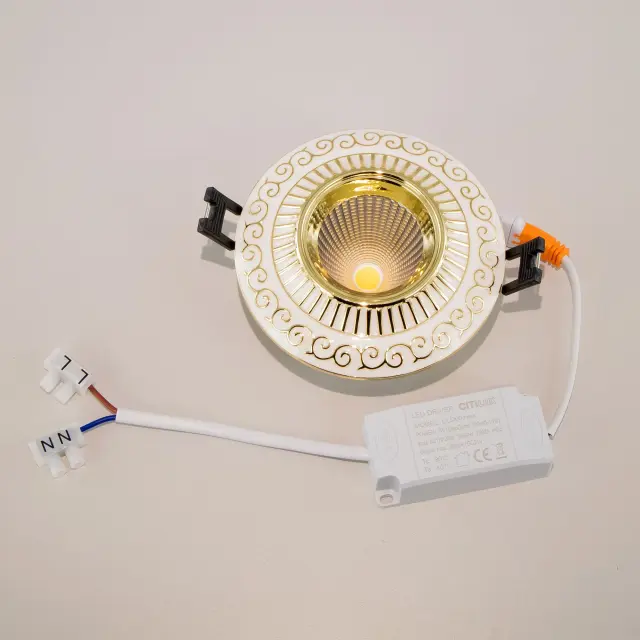 Точечный светильник Citilux CLD041NW2 БОСКА — белое золото, ракурс 16
