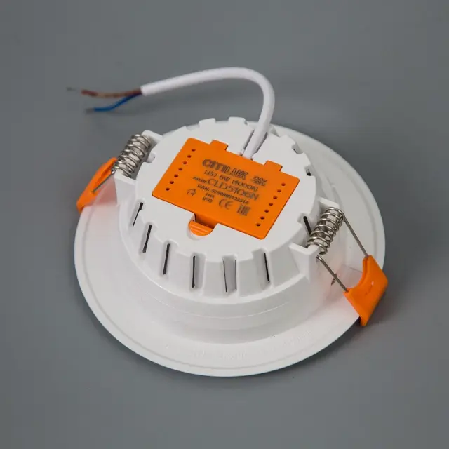 Точечный светильник Citilux CLD5106N КИНТО — белый, ракурс 3