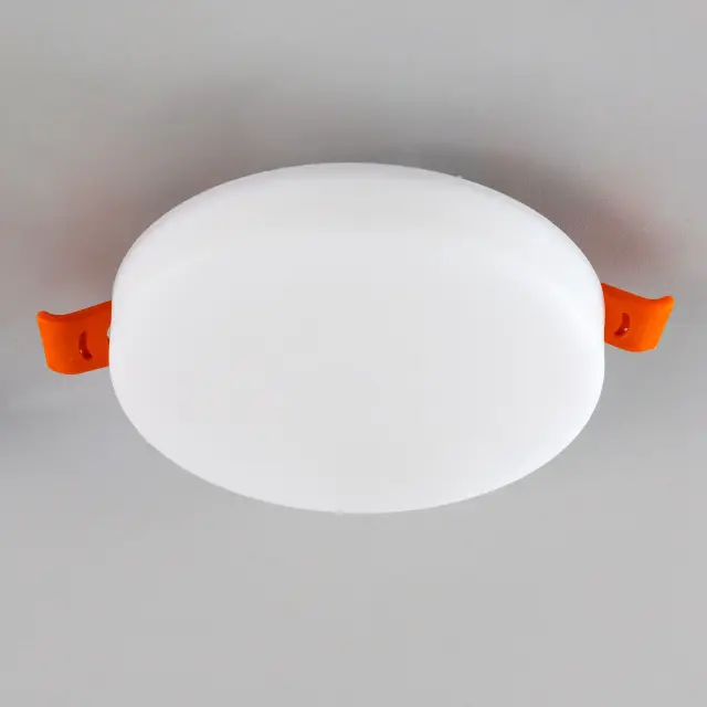Точечный светильник Citilux CLD5310W ВЕГА — белый, ракурс 3