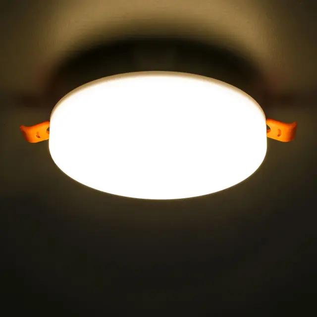 Точечный светильник Citilux CLD5315W ВЕГА — белый, ракурс 4