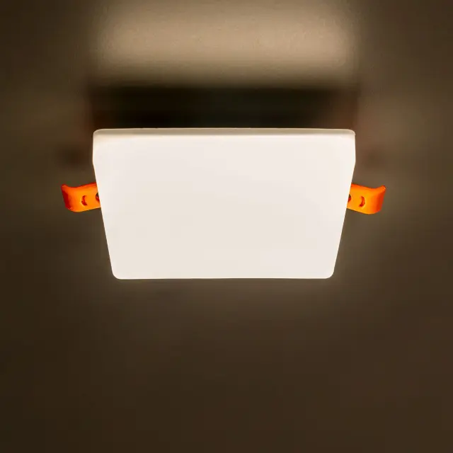 Точечный светильник Citilux CLD53K10W ВЕГА — белый, ракурс 3