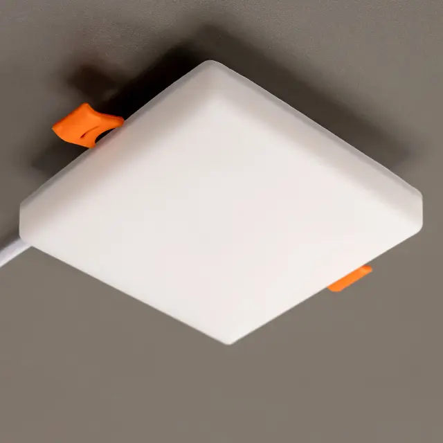 Точечный светильник Citilux CLD53K15W ВЕГА — белый, ракурс 10