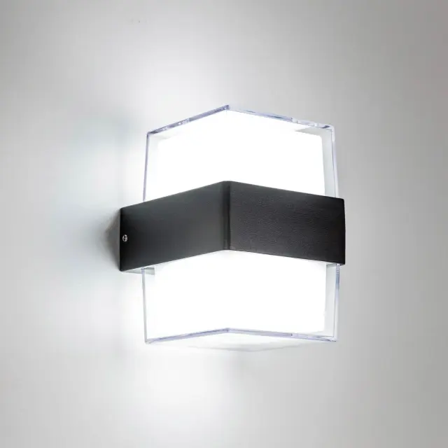 Уличный светильник Citilux CLU0009K GARDA — черный, ракурс 3