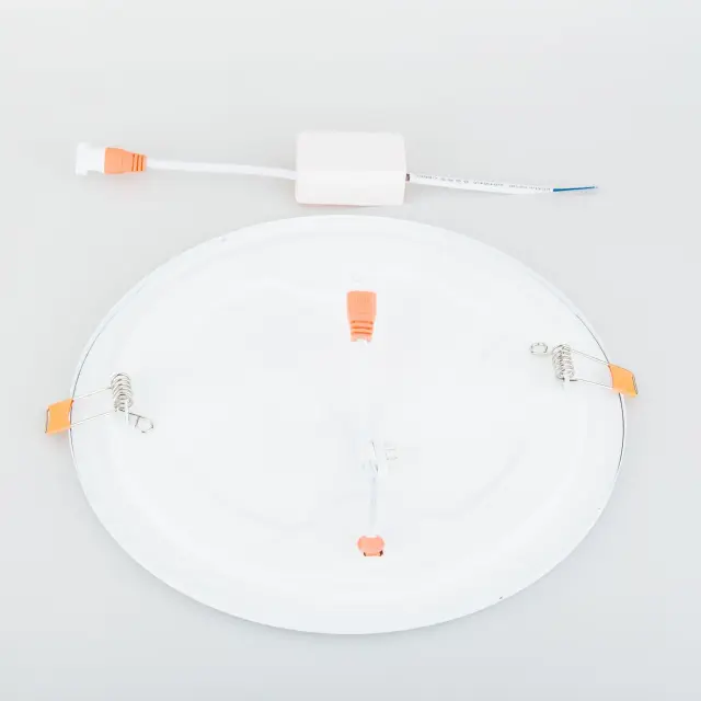 Точечный светильник Elektrostandard DLR003 18W 4200K/(a034916) CAPABI — белый, ракурс 3
