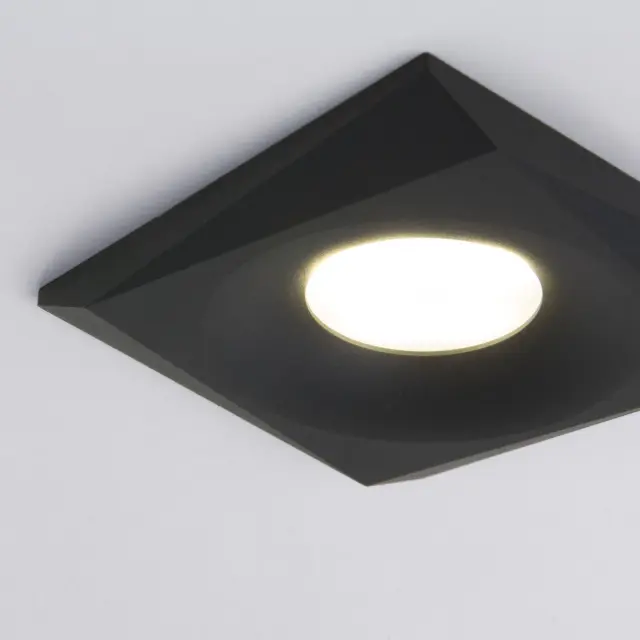 Точечный светильник Elektrostandard 119 MR16 черный/(a053351) MARGIN, ракурс 3