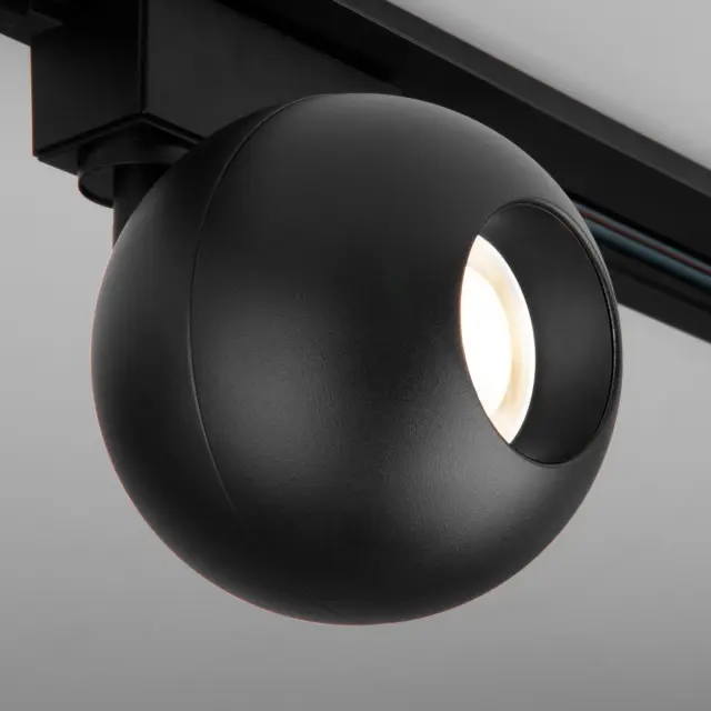 Трековый светодиодный светильник для однофазного шинопровода Ball Черный 8W 4200K LTB76, ракурс 4
