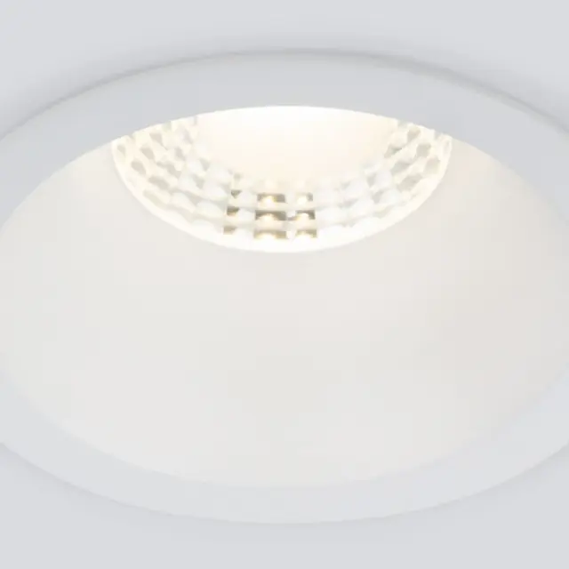 Точечный светильник Elektrostandard 15266/LED/(a063925) LIN — белый, ракурс 3
