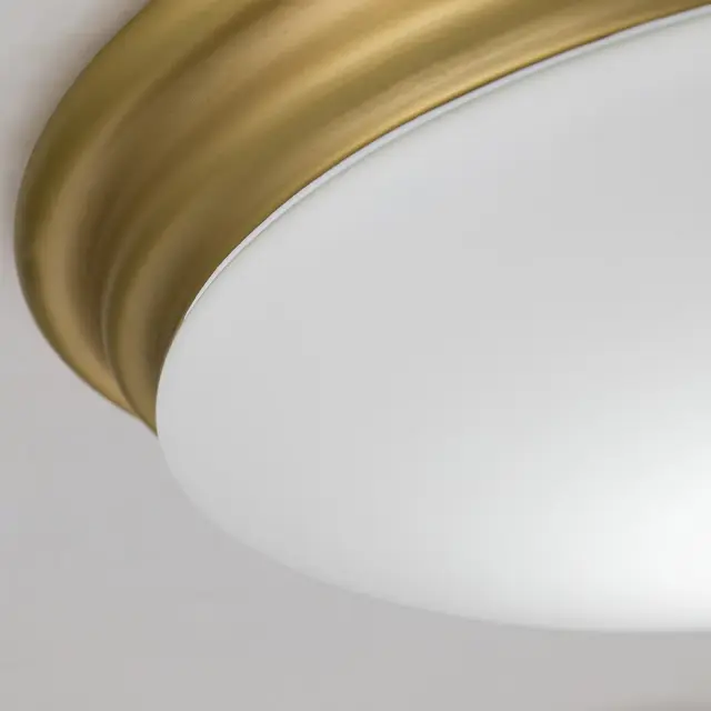 Светильник для ванной комнаты Elstead Lighting BATH-BROMPTON-F-BB — латунь, ракурс 2