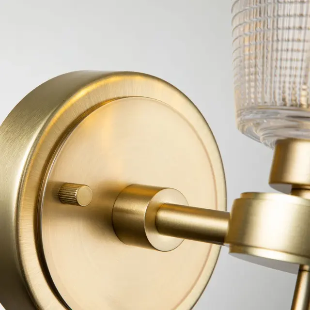 Светильник для ванной комнаты Elstead Lighting BATH-GUNNIS1-BB — латунь, ракурс 5