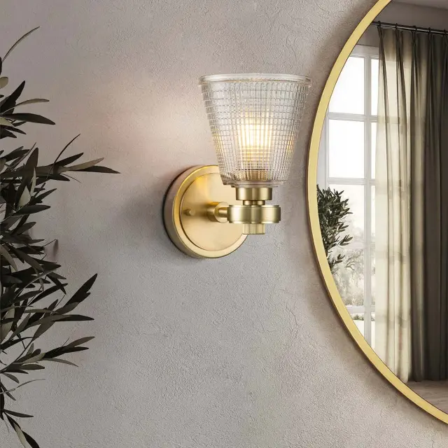 Светильник для ванной комнаты Elstead Lighting BATH-GUNNIS1-BB — латунь, ракурс 8