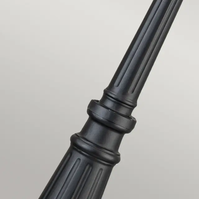 Фонарный столб Elstead Lighting BAYVIEW-5L-BK — черный, ракурс 4