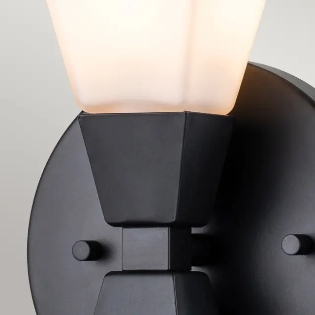 Светильник для ванной комнаты Elstead Lighting BOWTIE-1-MB — черный, ракурс 4