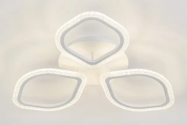 Люстра Escada 10251/3LED — белый, ракурс 3