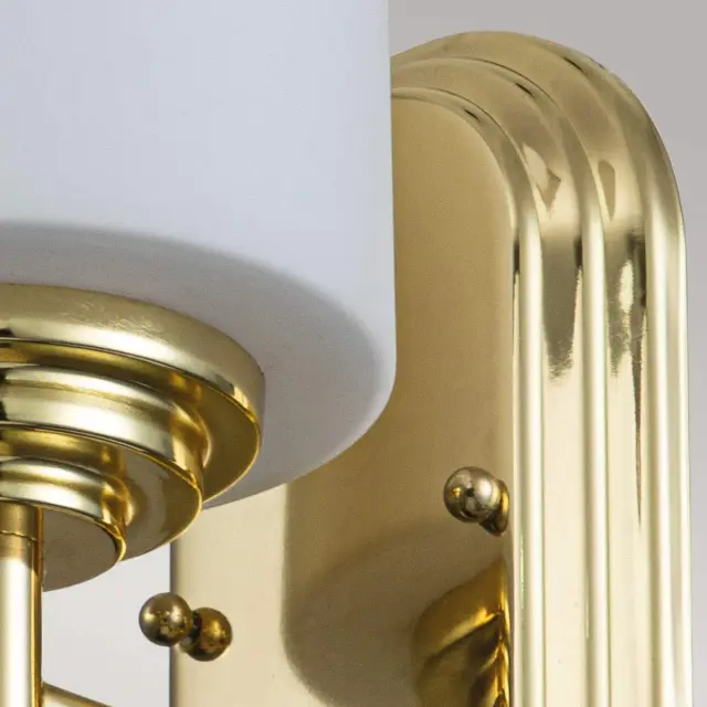 Светильник для ванной комнаты Elstead Lighting FE-MALIBU1-BATH-PB — латунь, ракурс 3