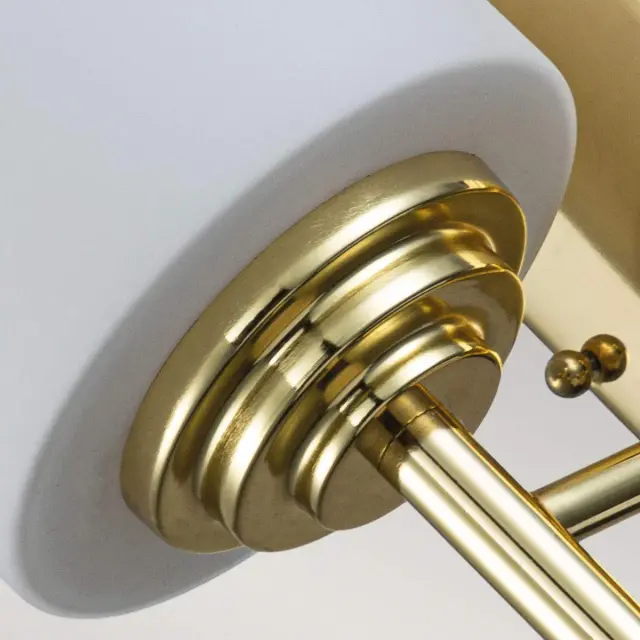Светильник для ванной комнаты Elstead Lighting FE-MALIBU1-BATH-PB — латунь, ракурс 4