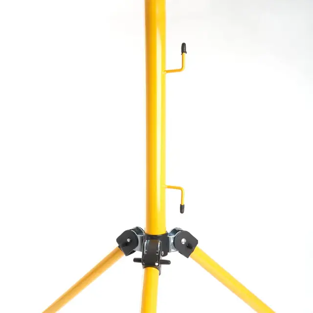 Прожектор Feron 29568 LL-503 — желтый, ракурс 4