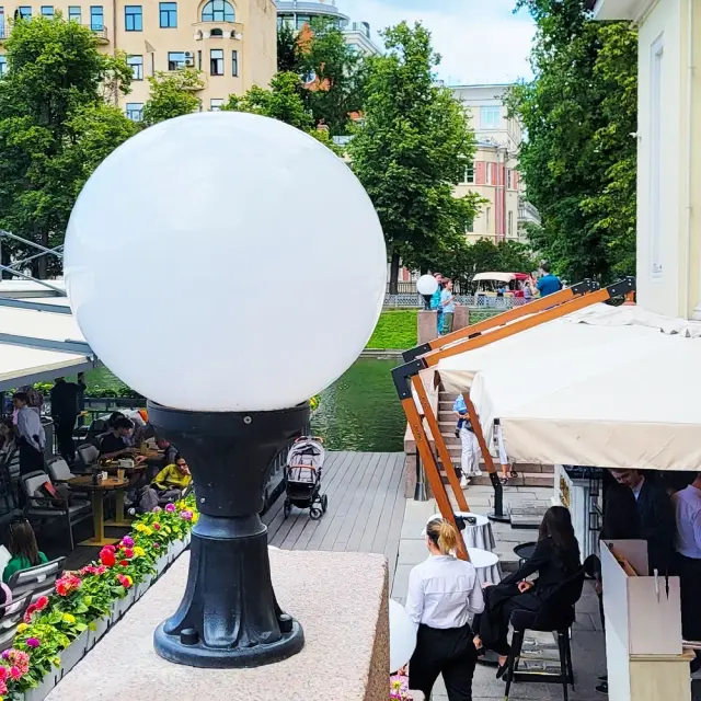 Наземный уличный светильник Fumagalli G40.113.000.AYE27 GLOBE 400 — черный, ракурс 7