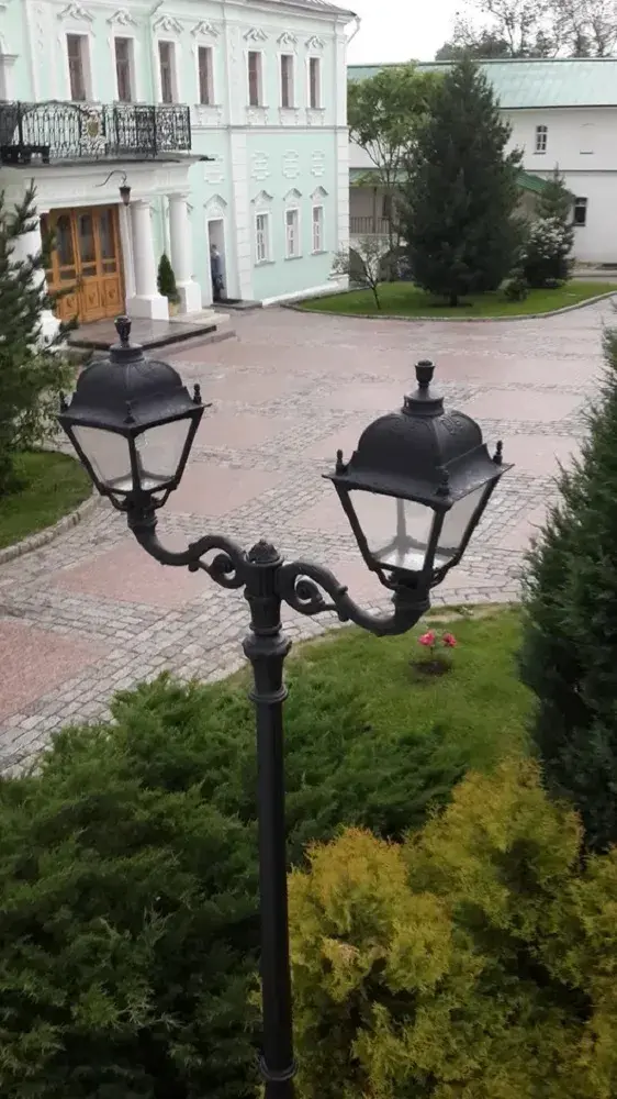 Фонарный столб Fumagalli U33.208.M20.AXH27 SIMON — черный, ракурс 6