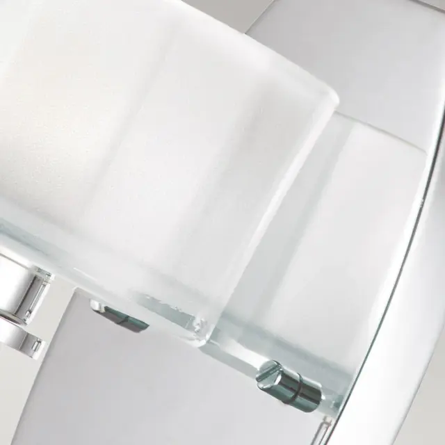Светильник для ванной комнаты Hinkley HK-MERIDIAN1-BATH-PC — хром, ракурс 2