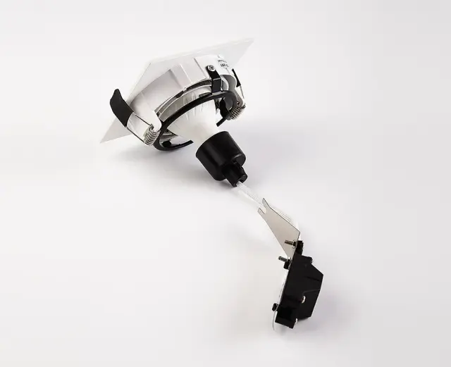 Точечный светильник Italline DE-201 white — белый, ракурс 10
