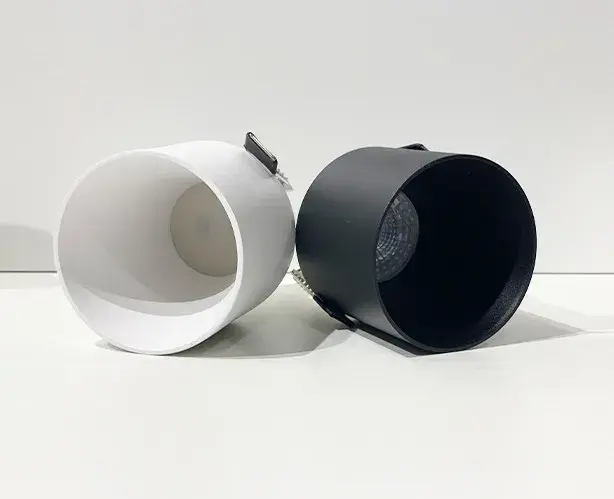 Точечный светильник Italline DL 3025 white — белый, ракурс 3