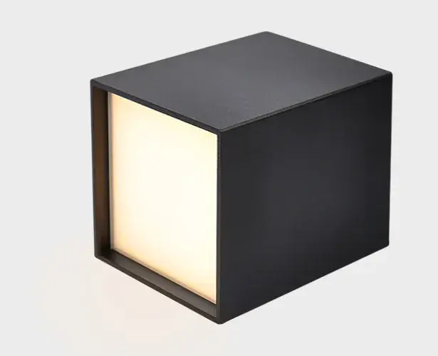 Точечный светильник Italline DL 3028 black 3000K — черный, ракурс 3