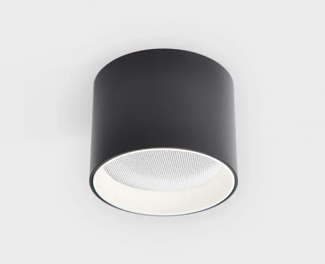 Точечный светильник Italline IT02-007 black 4000K — черный, ракурс 4